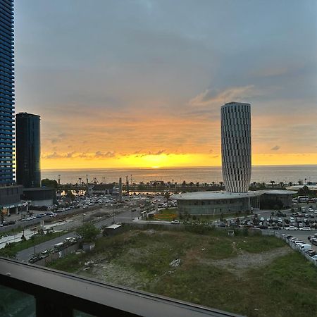 Апартамент У Моря Batumi Exteriör bild