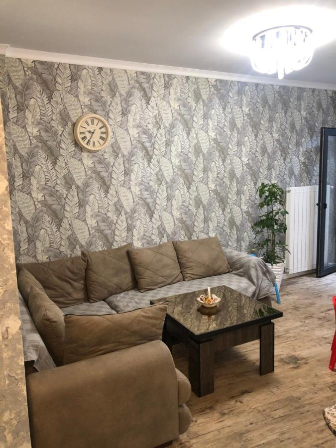 Апартамент У Моря Batumi Exteriör bild