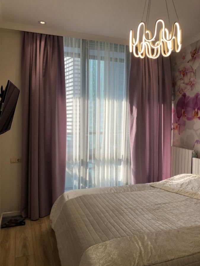 Апартамент У Моря Batumi Exteriör bild